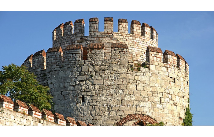 Türkiye’de Tarihi Surlar ve Kaleleri Görmek İçin Nereye Gidilir?